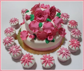 Çiçek Pasta Tarifi ve Malzemeleri